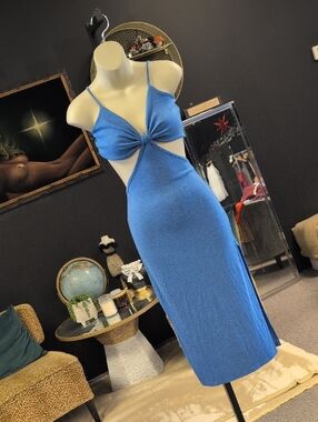 Blue Blush Strappy Twist Cutout Midi Dress in Blue